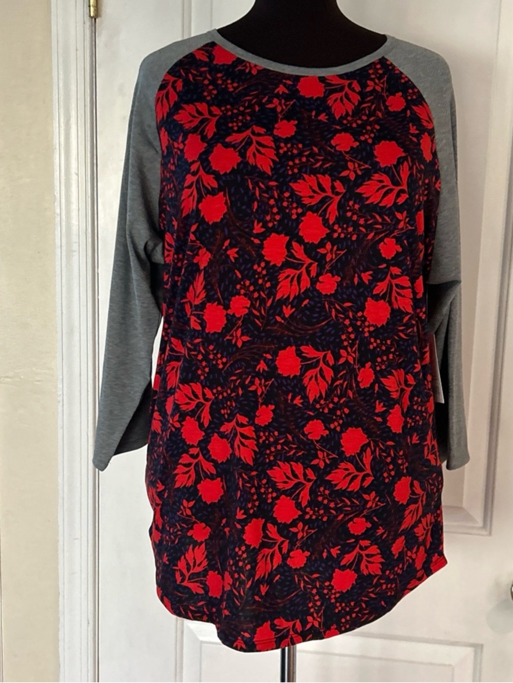 Lularoe Randy Badeball Top NWT Red Purple Leaf Floral w/Gray Sleeves 2X